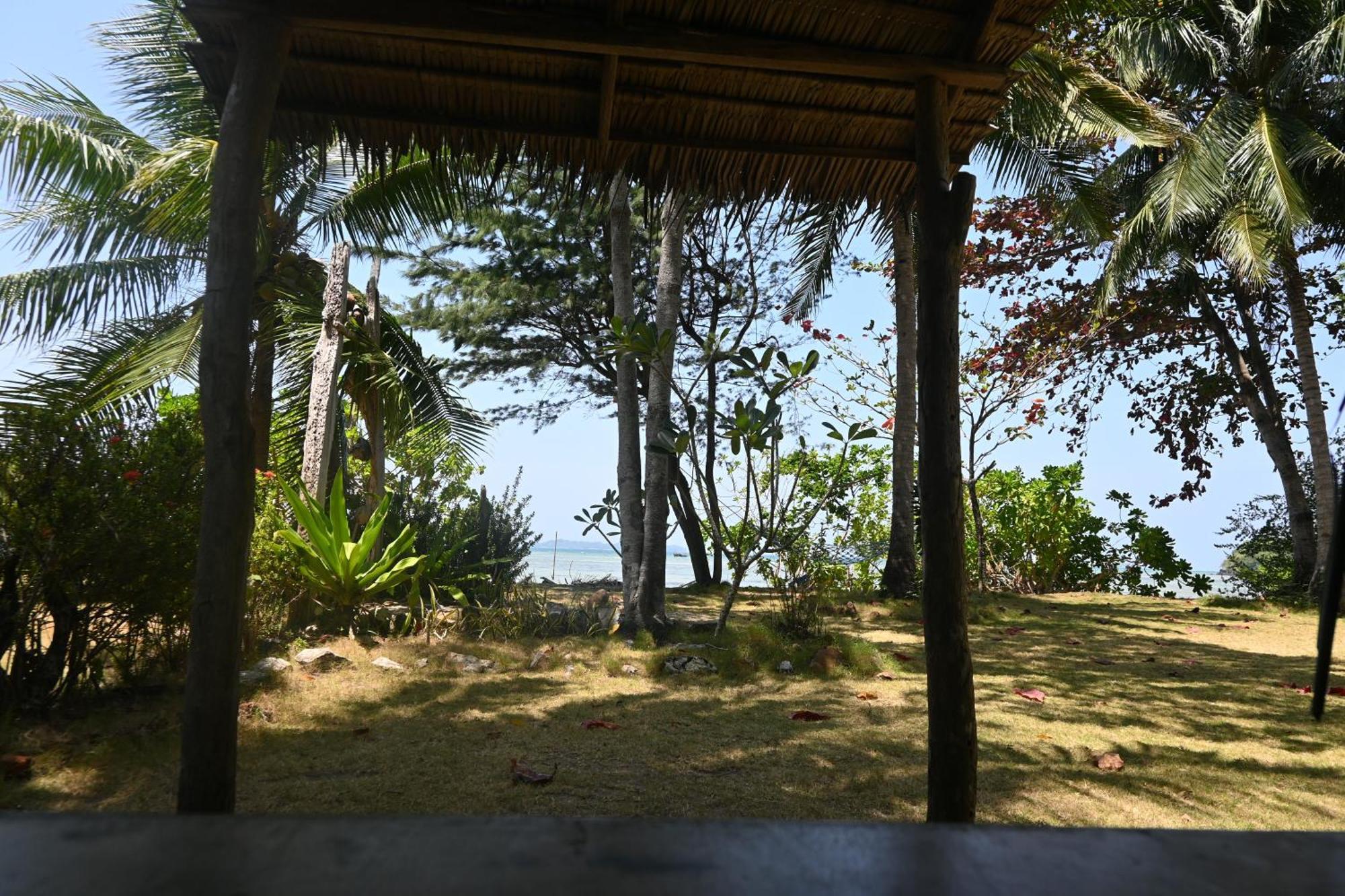 Bunga Jabe Villa Karimunjawa Buitenkant foto